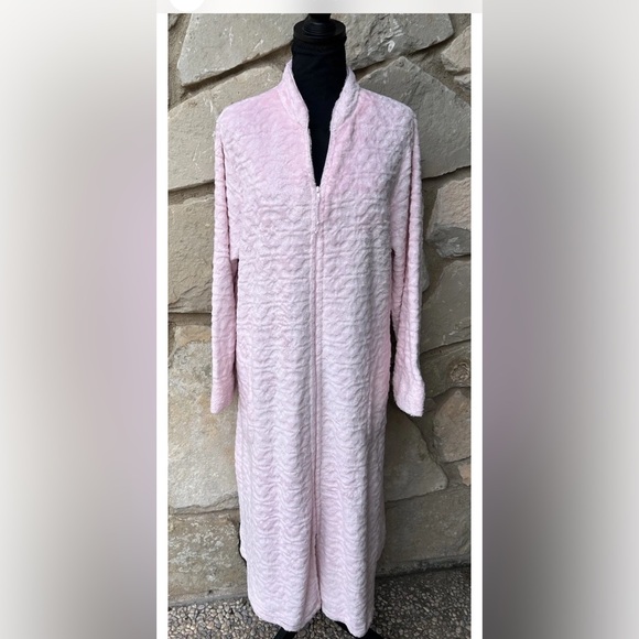 Miss Elaine Other - MISS ELAINE Fleece Robe XL Pink Long Sleeves Zip Front Full Length Excellent